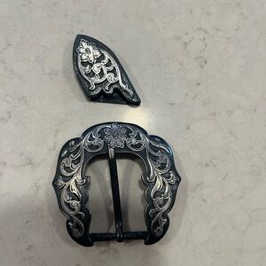 Elegant Black and Silver Western Belt Buckle Set